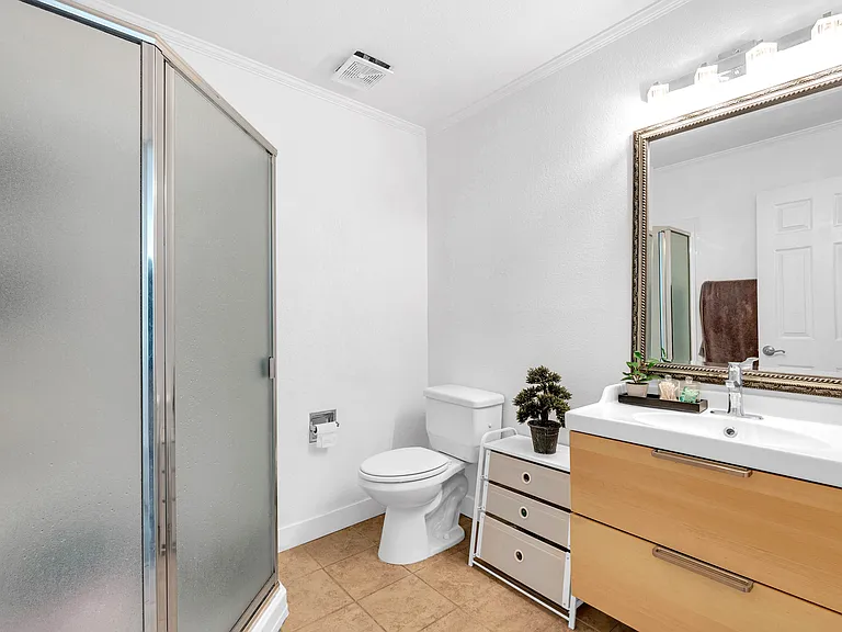 2500 Miramar Ave #203 — Photo 10
