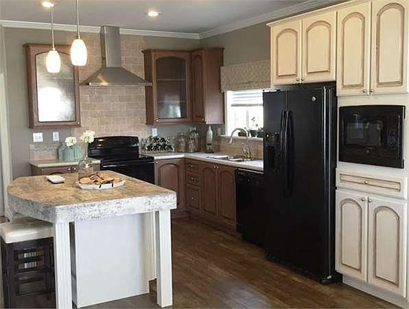 2nd image of 2970 Peavine Trl
