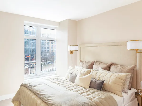 100 Lovejoy Wharf Penthouse 1C, Boston, MA 02114