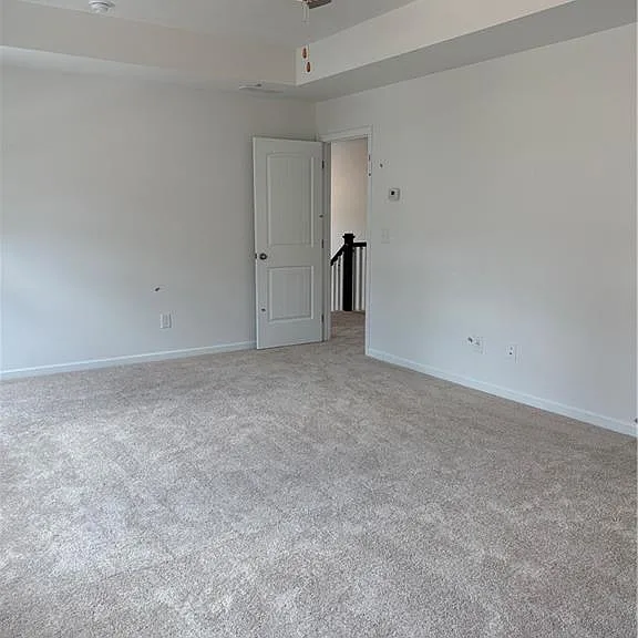 329 Bloomfield Cir — Photo 9