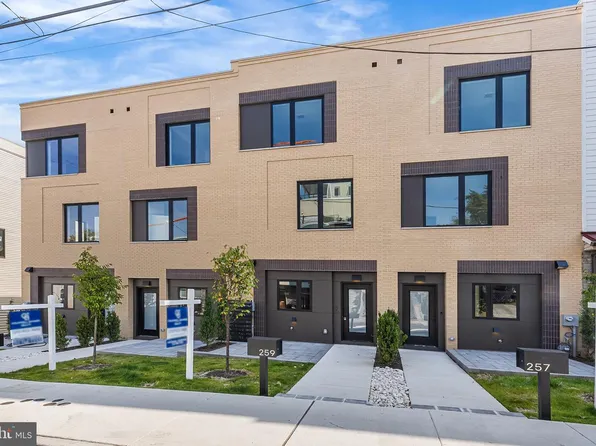 271 Delmar St, Philadelphia, PA 19128