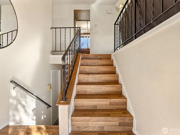 4th image of 3335 Centennial Way NE