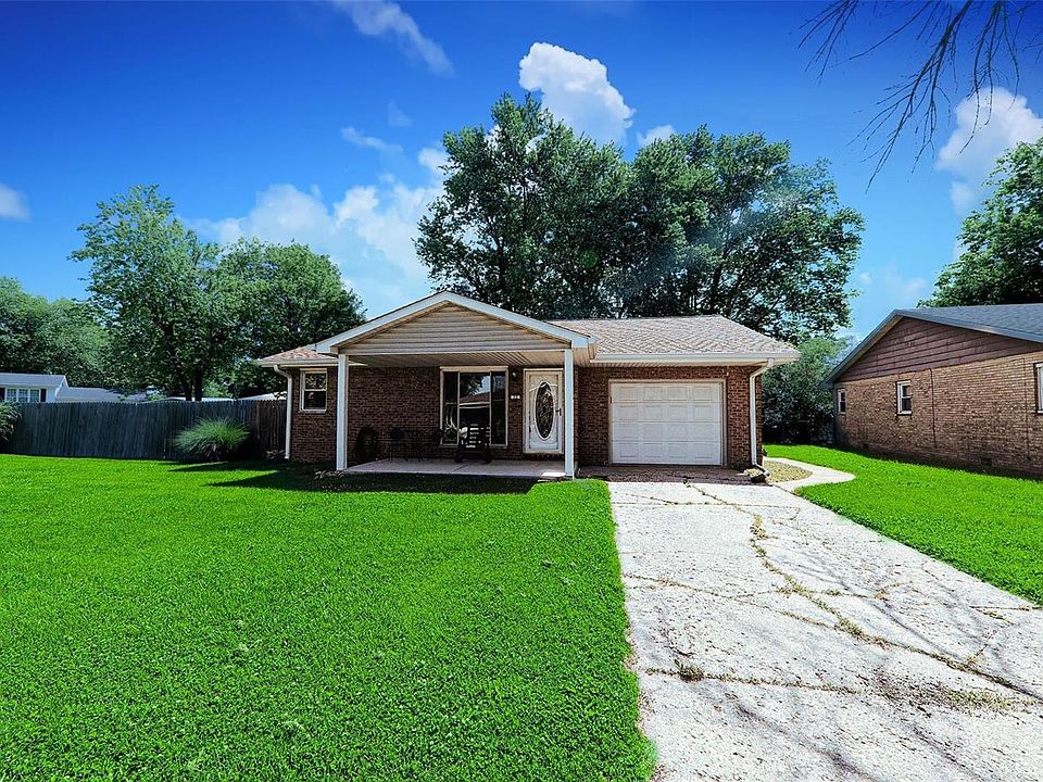 1st image of 22 Moorland Dr