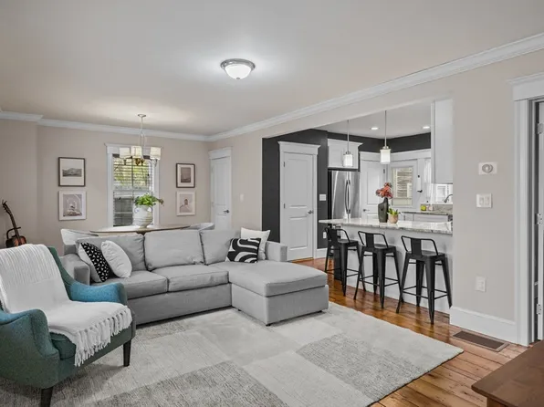 2 Griffin Pl #1, Salem, MA 01970