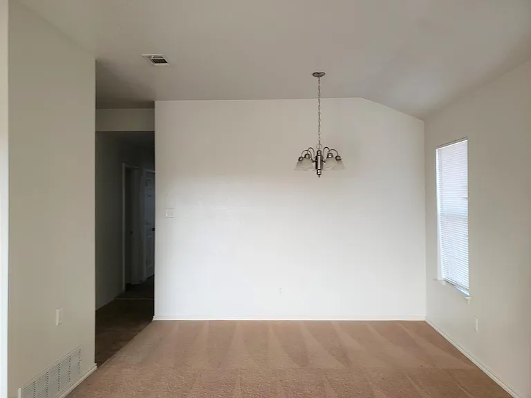 2810 Ashley Dr — Photo 7