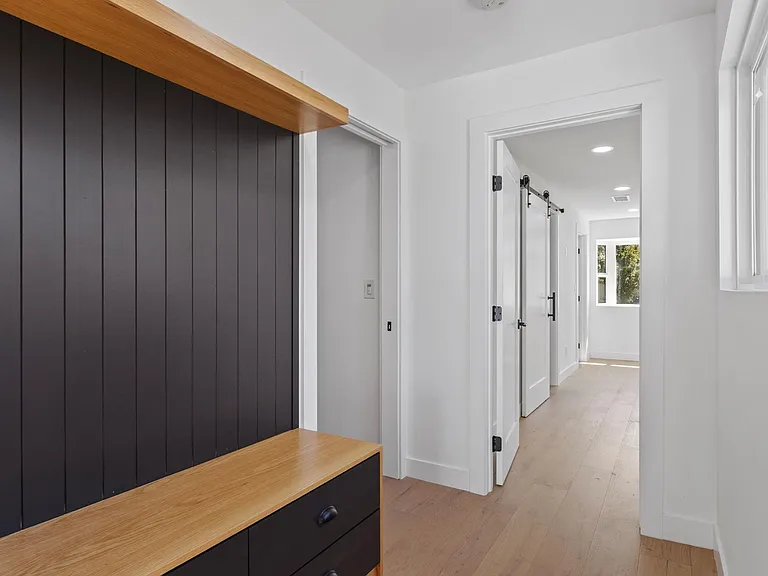 5261 Allott Ave — Photo 12