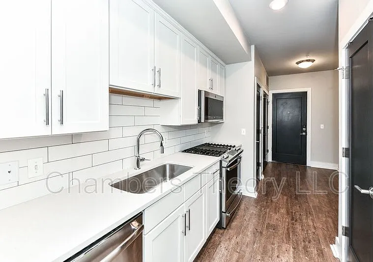 1800 Mount Vernon Ave #208 — Photo 4