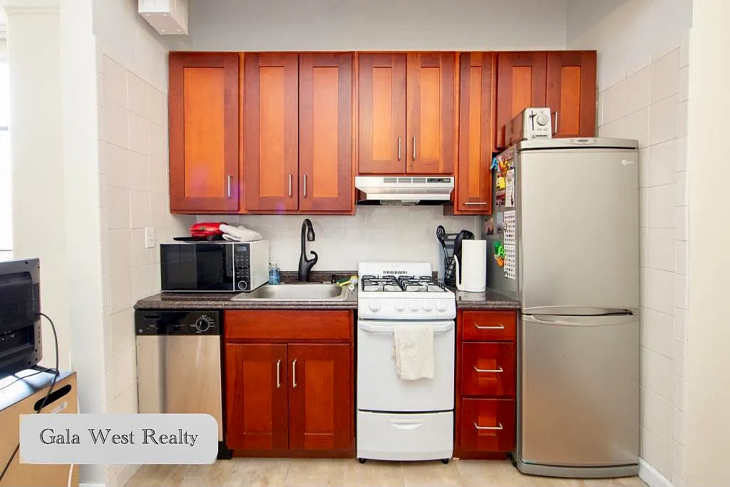 504 Cathedral Pkwy #6A photo 1