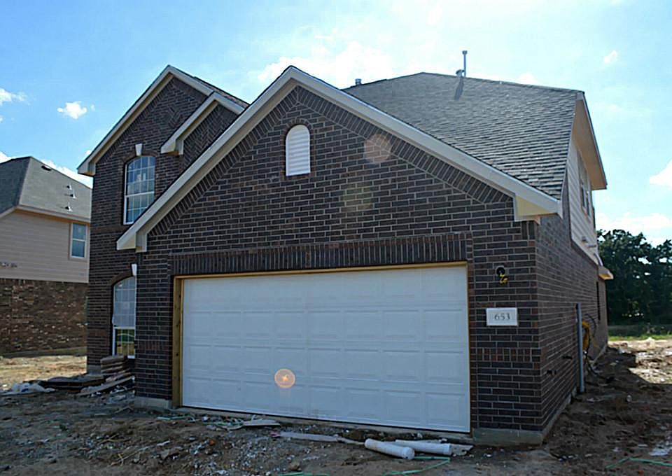 1st image of 653 Pine Creek Dr