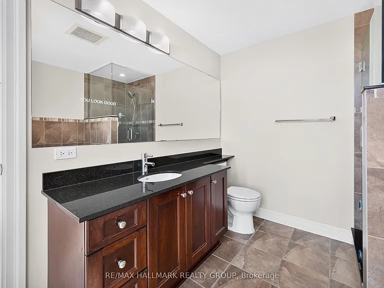 245 Kent St #909 — Photo 24