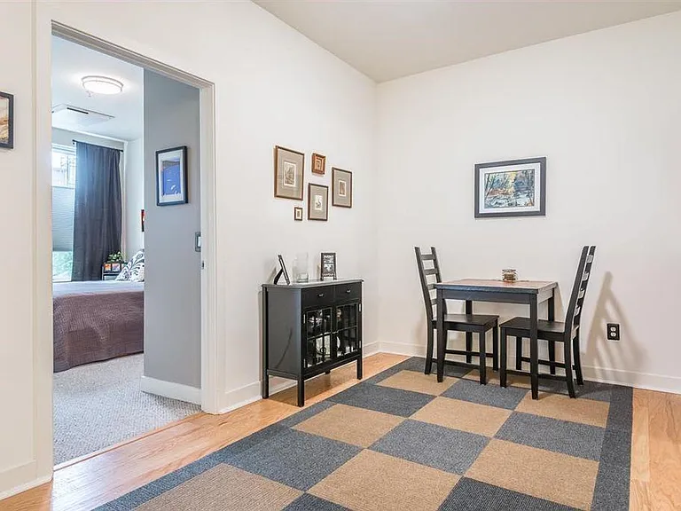 410 Farrell St — Photo 13