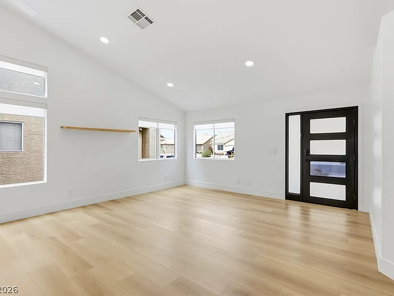 4818 Carefree Dr — Photo 8