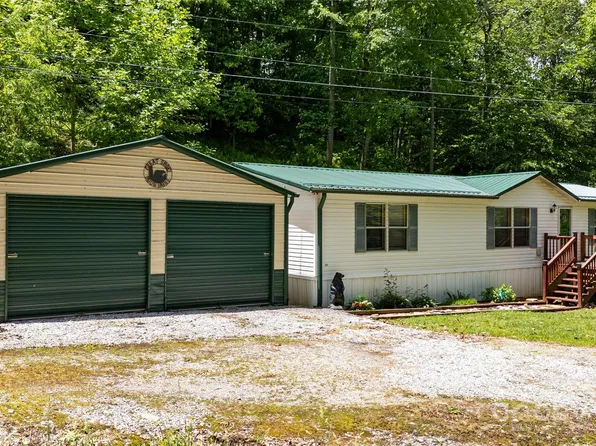 689 Bradford Rd, Burnsville, NC 28714
