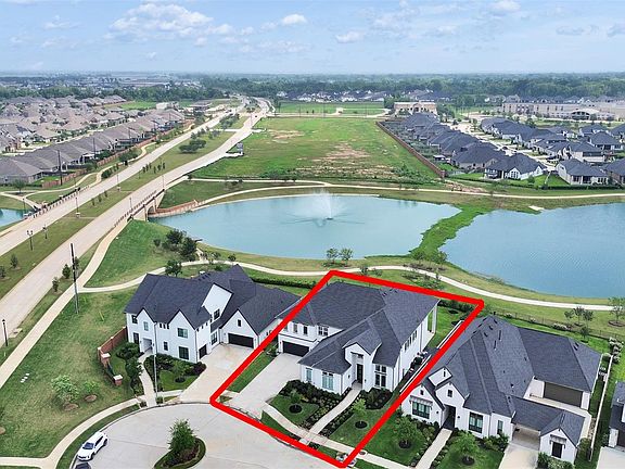 4th image of 10322 Forest Lake Dr