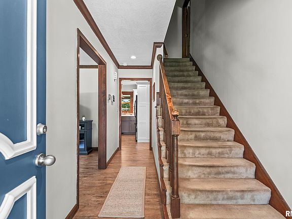 4th image of 155 Exmore Dr