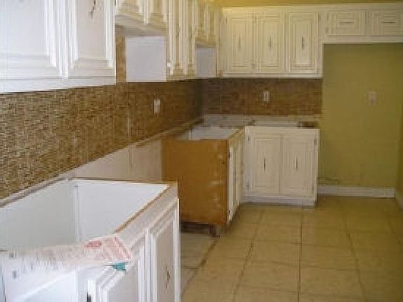 3rd image of 959 SE 2nd Ave APT 126