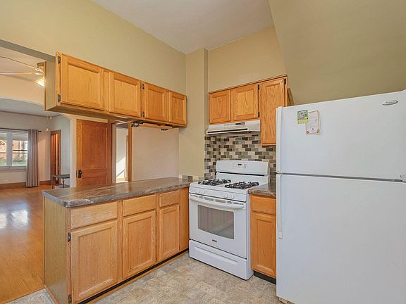3rd image of 327 W Cork St