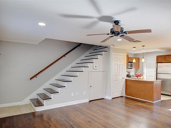 2nd image of 4715 Bradford Dr APT B