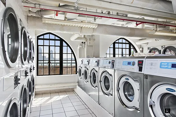 Rented by R New York | media 23