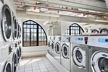 Rented by R New York