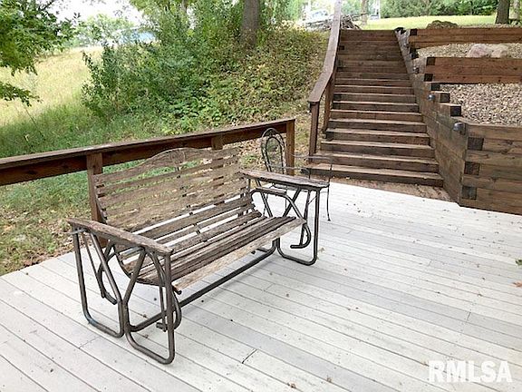 3rd image of 8 Hillside Ct