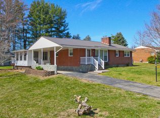 24 Grand View Dr, Radford, VA 24141