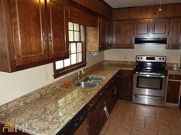 4th image of 113 Oak Hollow Dr