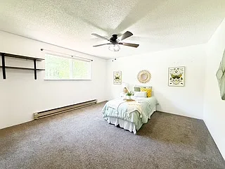 450 NE Riverhill Dr — Photo 28