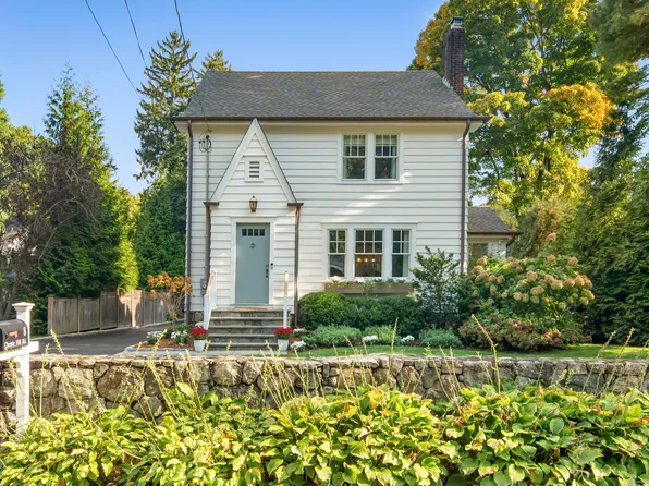 8 Christie Hill Road, Darien, CT 06820