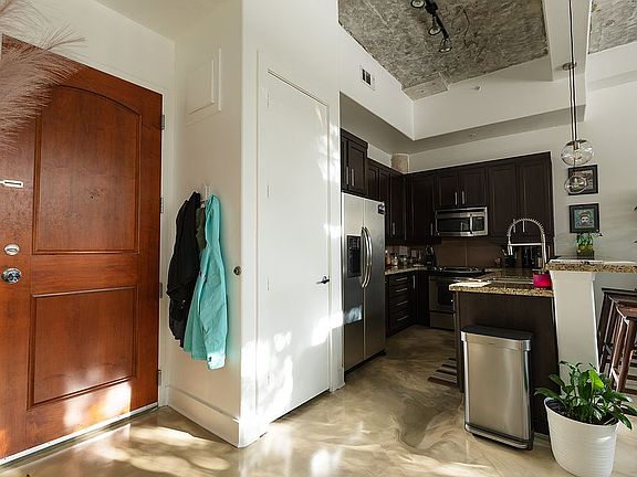 3rd image of 2323 Polk St APT 109