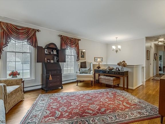 3rd image of 33 Pinkneyville Rd