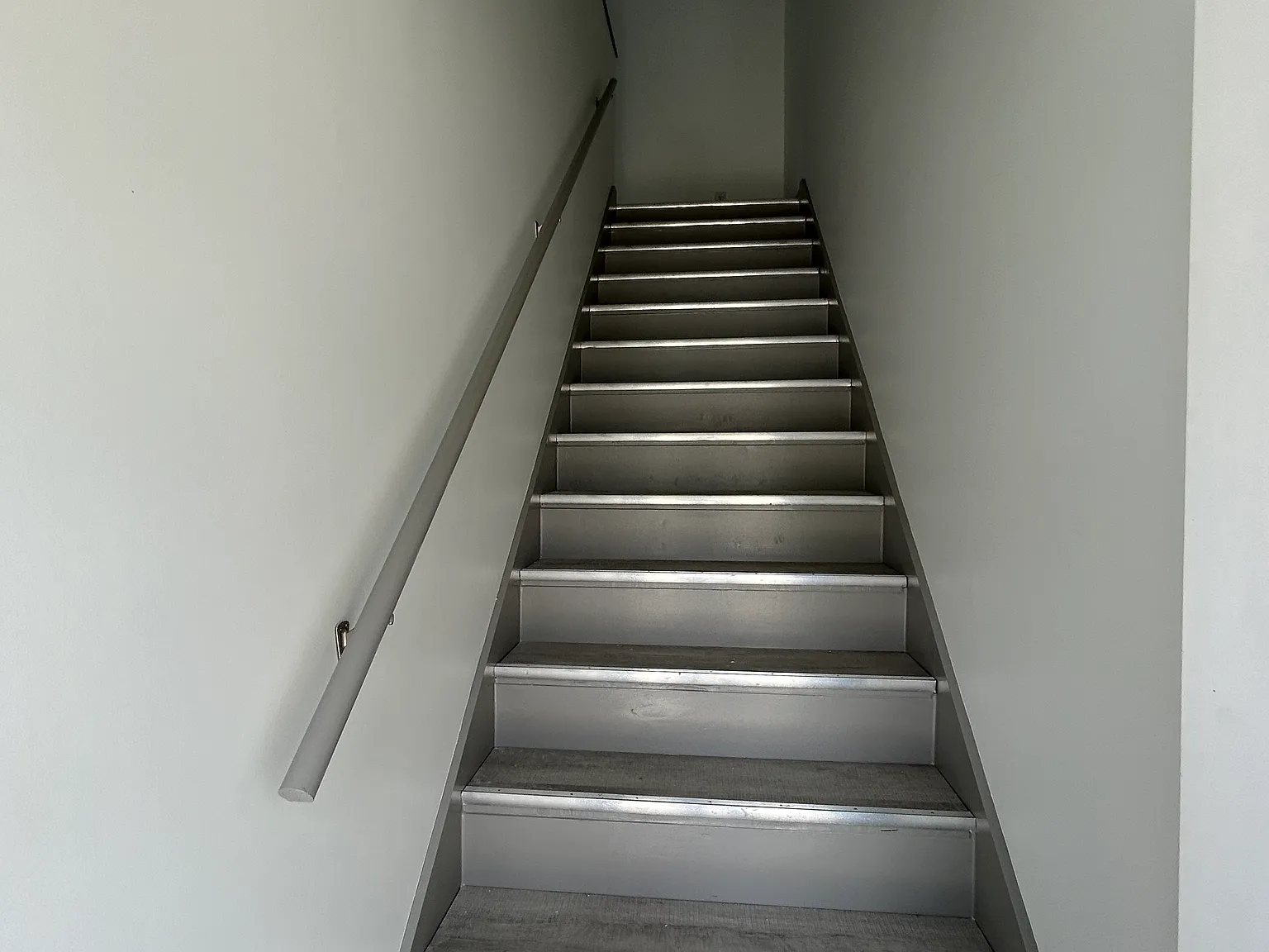 3 bed, $2,000 — Photo 2