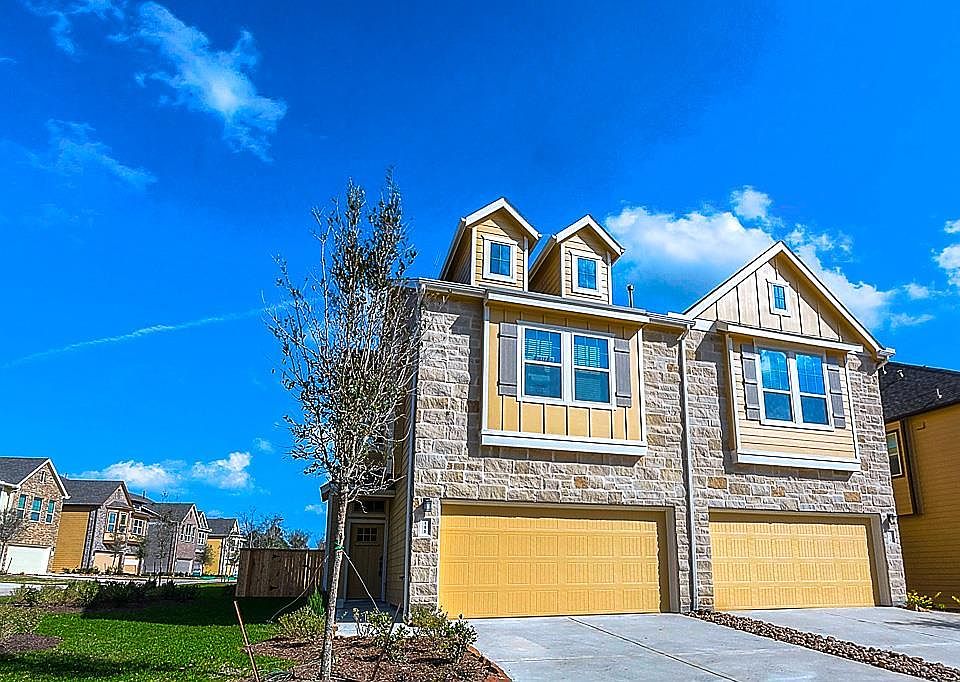 1st image of 111 Mimosa Silk Ct
