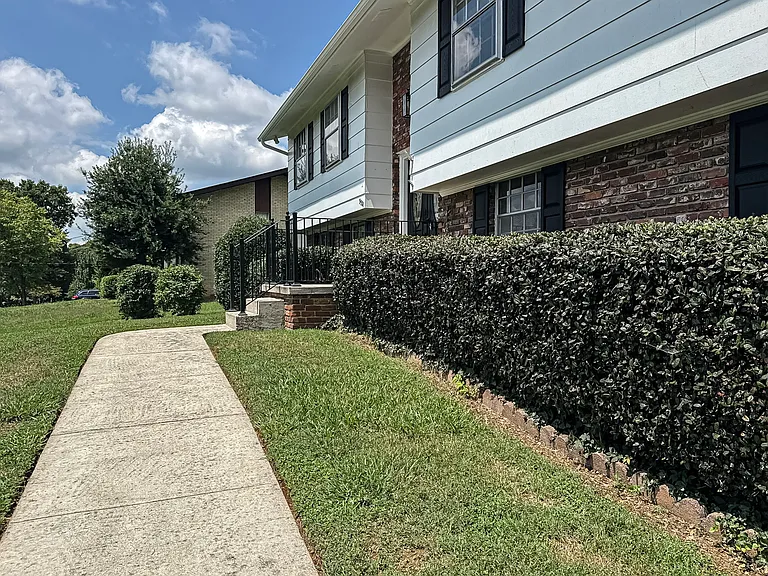 9521 Mobile Dr — Photo 61