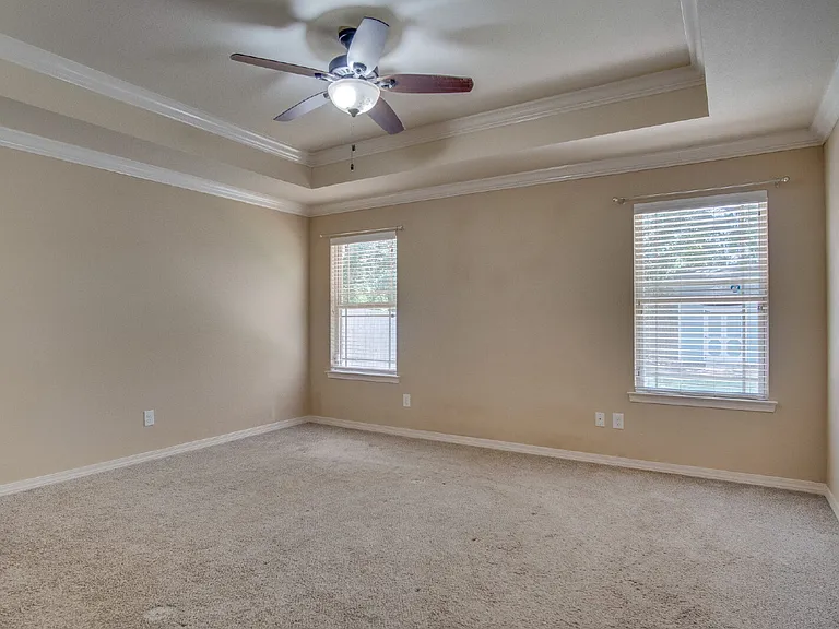 5485 Tucker Cir — Photo 18