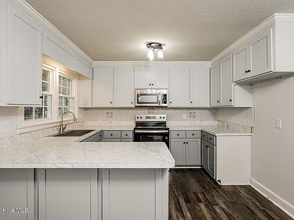 2nd image of 2501 Lancaster Road NW
