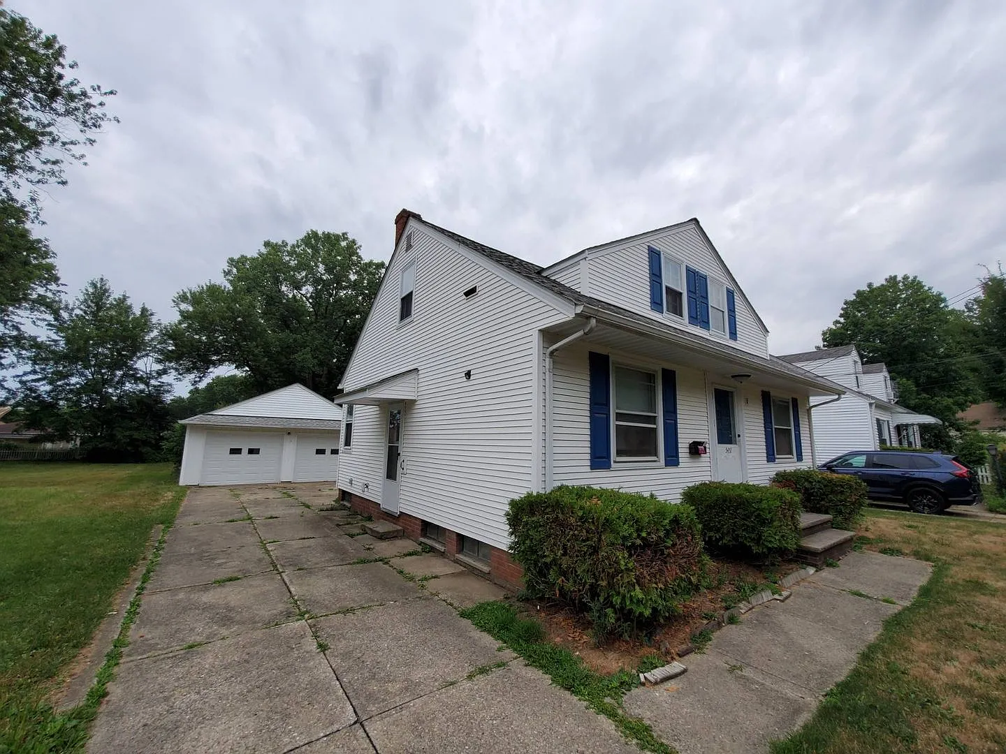 Charming 4-Bedroom Property in Prime Location — Photo 4