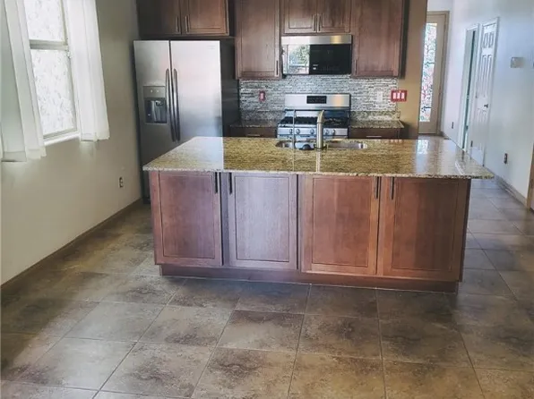 2750 Beacon Rock Dr, Laughlin, NV 89029