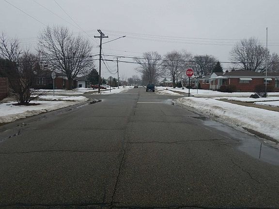 5th image of 19030 Florence St