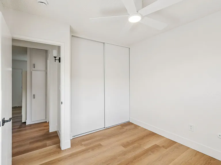 Bella Vista Apartments — Photo 11