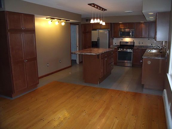 3rd image of 3517 Wedgwood Dr