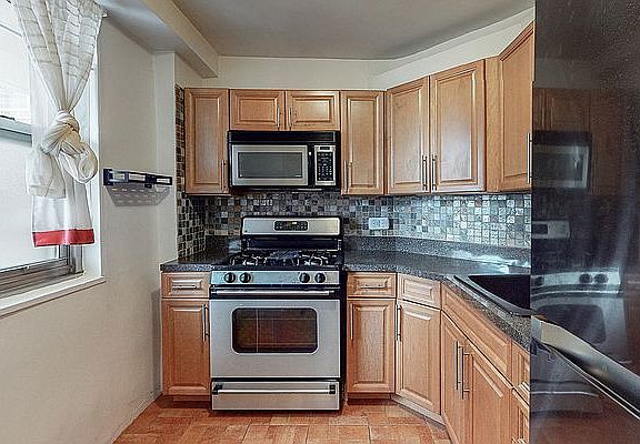 4th image of 61-25 97th St APT 9H