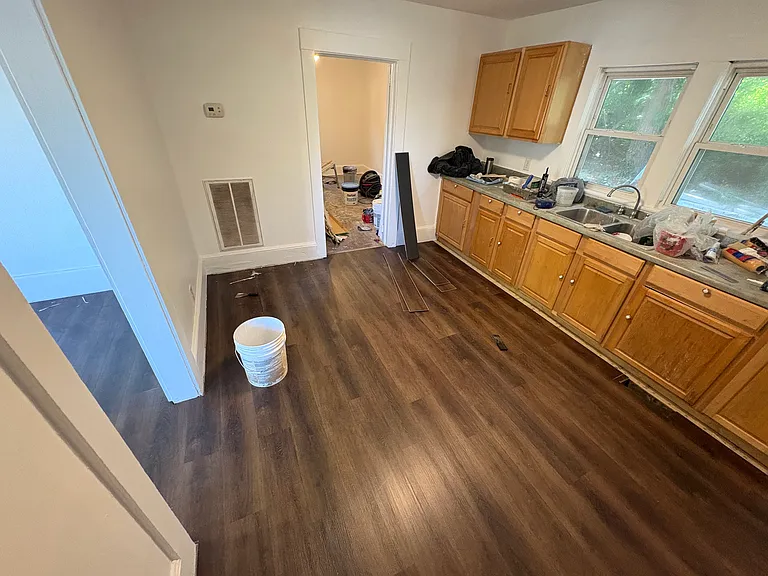 321 E Arlington Ave — Photo 5