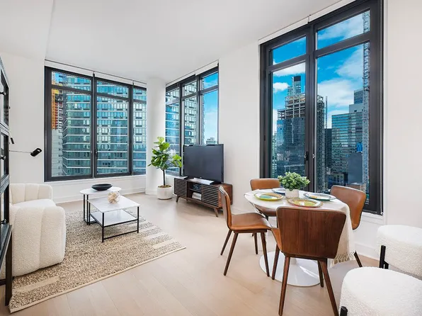 8 Court Square image 4 of 22