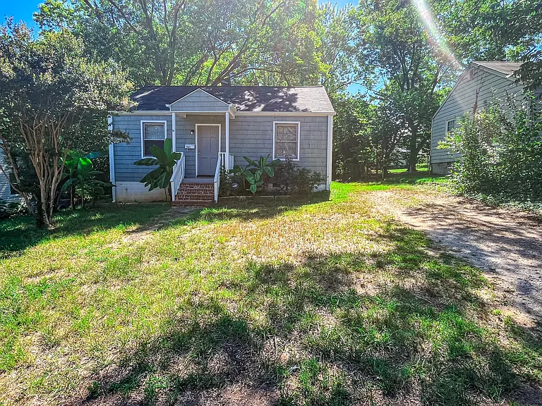 2905 Trent St — Photo 2