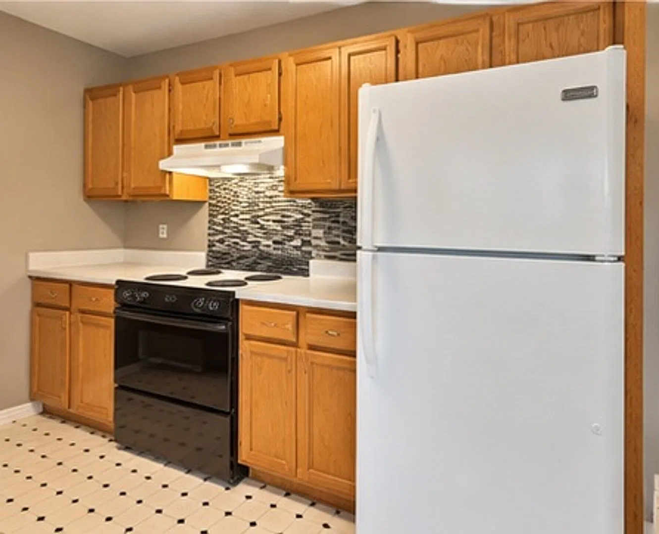 Beautiful 3 bedroom 1.5 Bath home — Photo 2