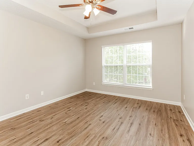 5922 Laurenfield Dr — Photo 8