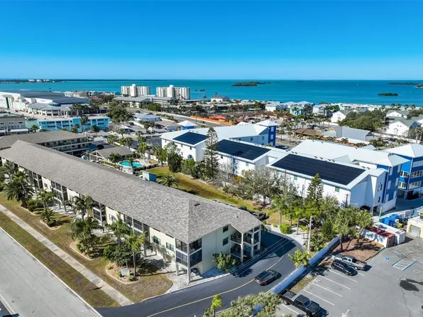 460 S Paula Dr #401, Dunedin, FL 34698