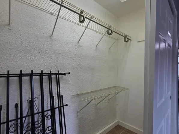 153-155 Avenue East image 17 of 20