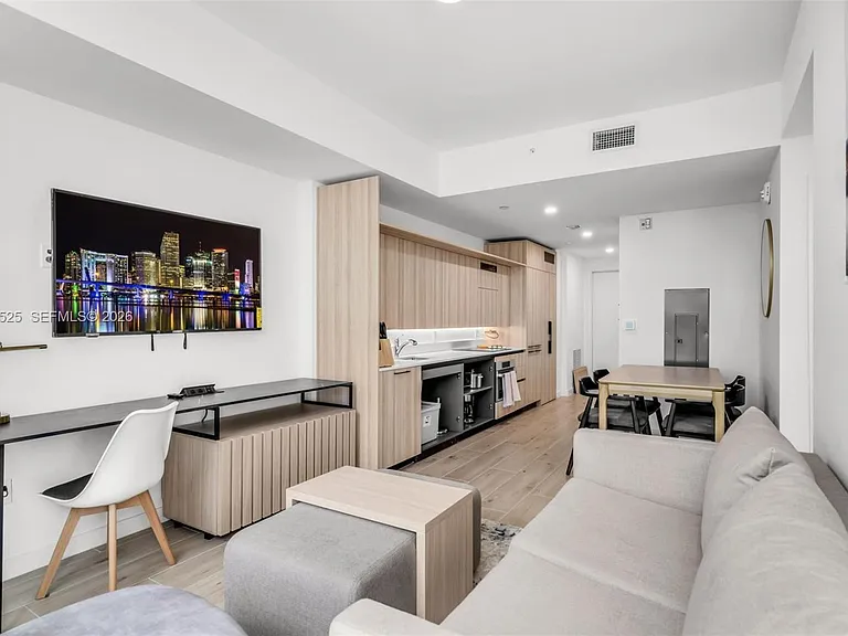 225 N Miami Ave #1005 — Photo 4